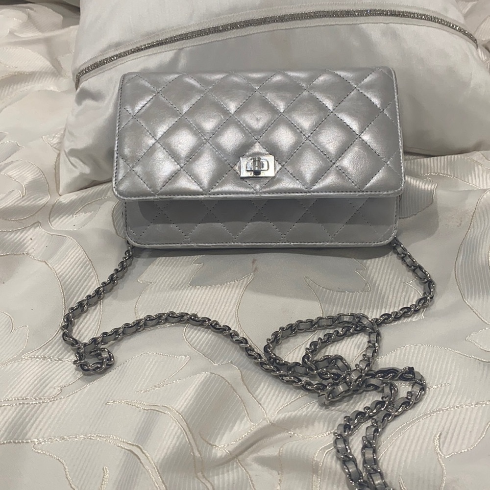 COPY - Authentic 💯 Chanel Wallet on chain woc